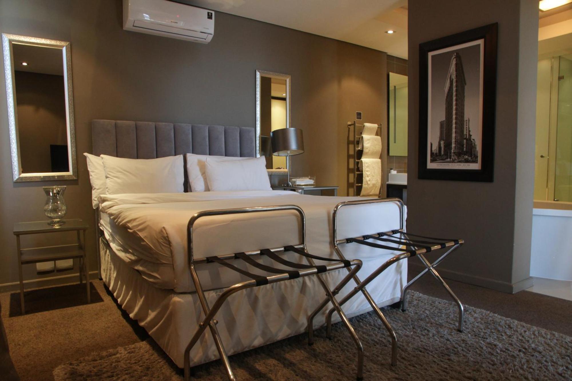 The Residences At Crystal Towers Cape Town Exterior photo